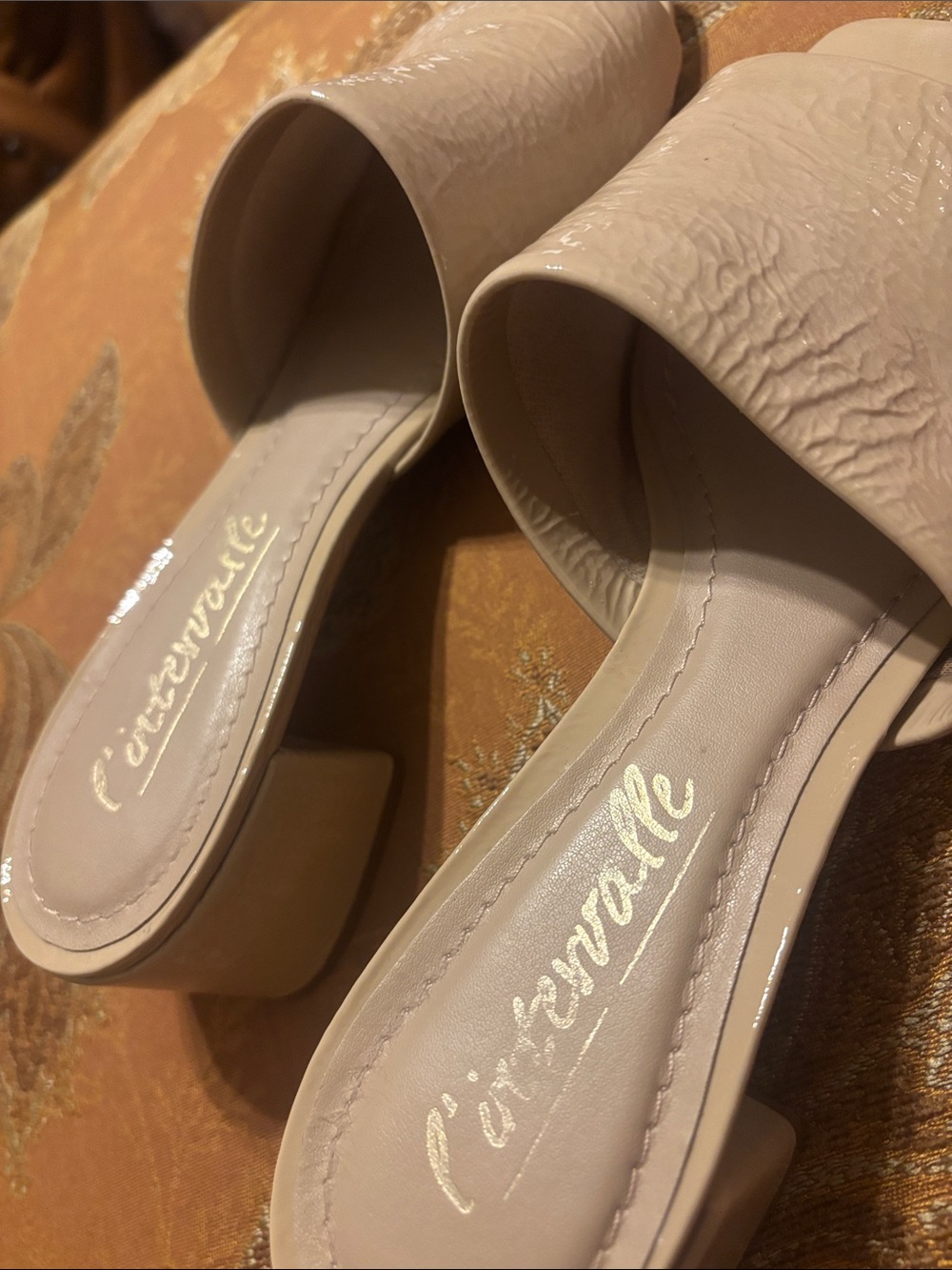 L'INTERVALLE Women's Patent Slide Mules in Nude Beige